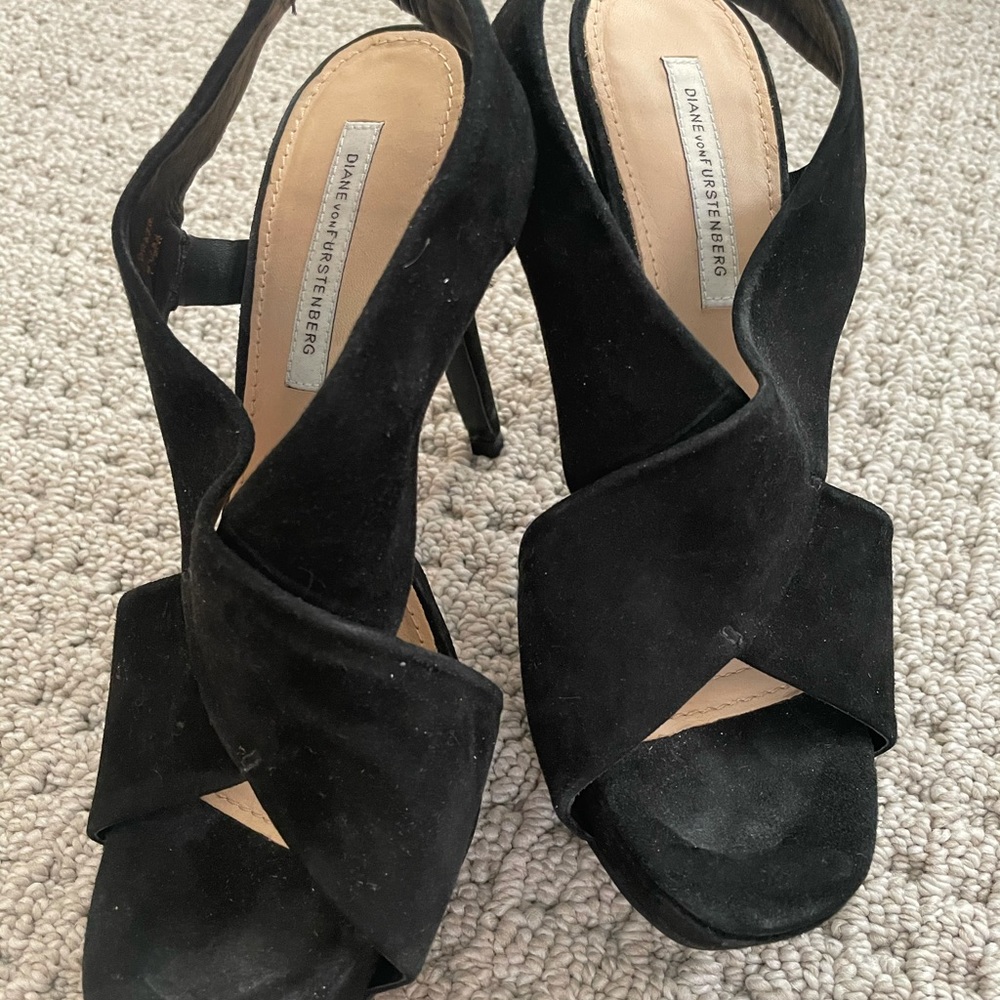 DVF suede platform stunners! EUC!